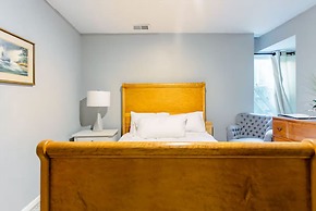 Relax in Style Clean Comfy in a Prime 1ZB