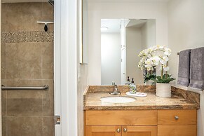 Modern & Central Oceanview Vistas