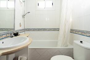 Cosy Holiday Home Near Beach