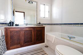 Cosy Holiday Home Near Beach