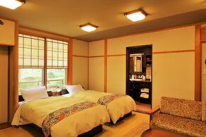 chiisana hoteru seravi