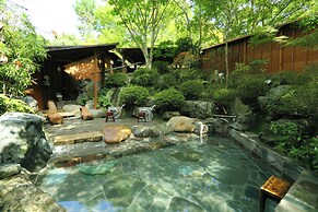 chiisana hoteru seravi