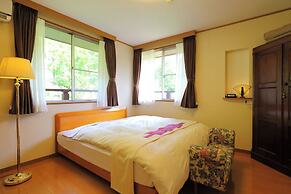 chiisana hoteru seravi