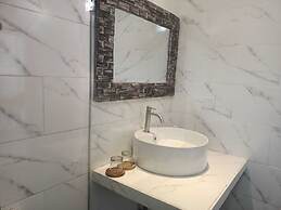 Kelingking Paradise Suites Villa