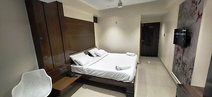 Model Grand Inn