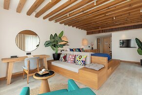 Xijiang Sanchunli Zhong Panorama Meisu