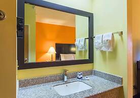 Rock Island Inn & Suites Streator IL
