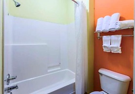 Rock Island Inn & Suites Streator IL