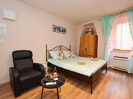 Charming Studio in the Heart of Rovinj, Steps From Carera Street