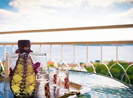 Scenic and Sunny Apartments With Sea View and Balcony