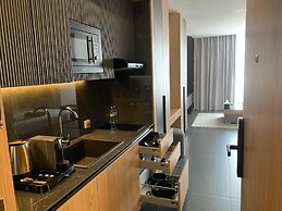 L'Avenue Hotel Apartments