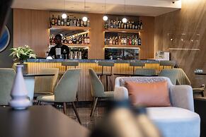 L'Avenue Hotel Apartments