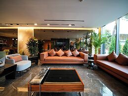 L'Avenue Hotel Apartments