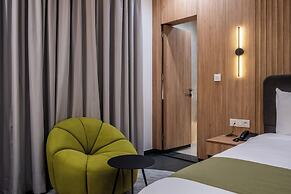 L'Avenue Hotel Apartments