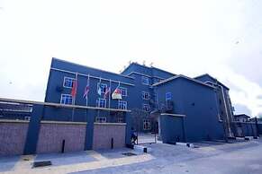 Hogis Luxury Suites and Hotel
