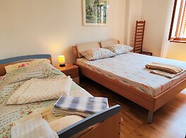 Comfortable Crikvenica Stay With Private Parking