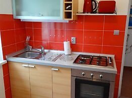 Lush and Sunny Apartment With Balcony and Sea View