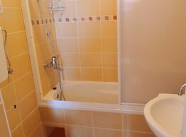 Lush and Sunny Apartment With Balcony and Sea View