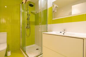 Beachside Apartment With Shared Pool