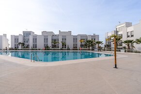 Nice Apartment With Shared Pool