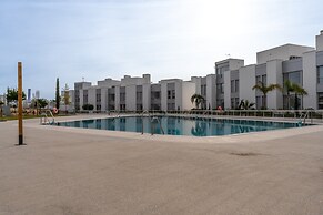 Nice Apartment With Shared Pool