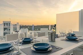 Nice Apartment With Shared Pool