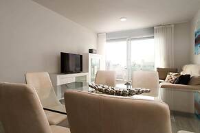 Nice Apartment With Shared Pool