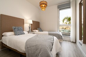 Nice Apartment With Shared Pool