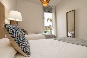 Nice Apartment With Shared Pool