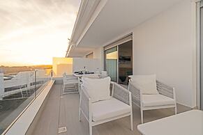 Nice Apartment With Shared Pool