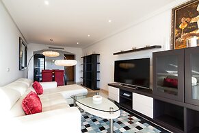 Beautiful Apartment With View