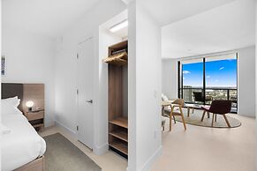 Prime City Location Luxury Condo