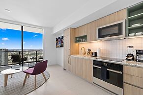 Prime City Location Luxury Condo