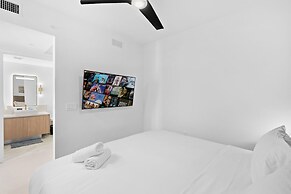 Prime City Location Luxury Condo