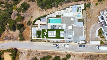 Amazing Villa With Terrace