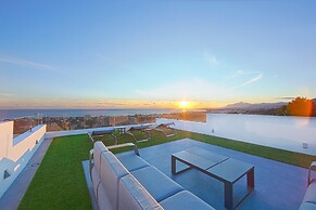 Amazing Villa With Terrace