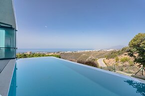Amazing Villa With Terrace