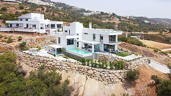 Amazing Villa With Terrace