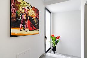 Amazing Villa With Terrace