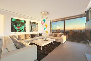 Amazing Villa With Terrace