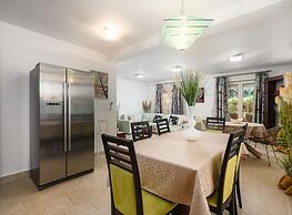 Villa Gigi With View