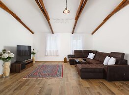 Villa Gigi With View