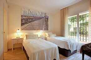 Charming Apartment With Pool