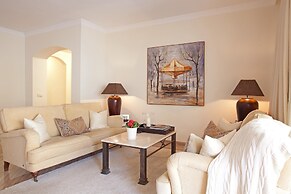 Charming Apartment With Pool