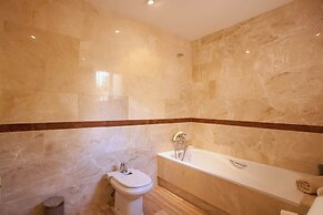 Charming Apartment With Pool