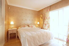 Charming Apartment With Pool