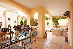 Charming Apartment With Pool