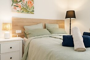 Villa With Parking Space