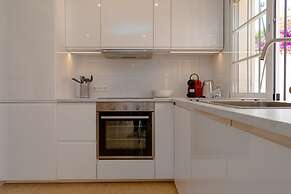 Villa With Parking Space