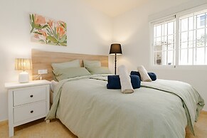 Villa With Parking Space